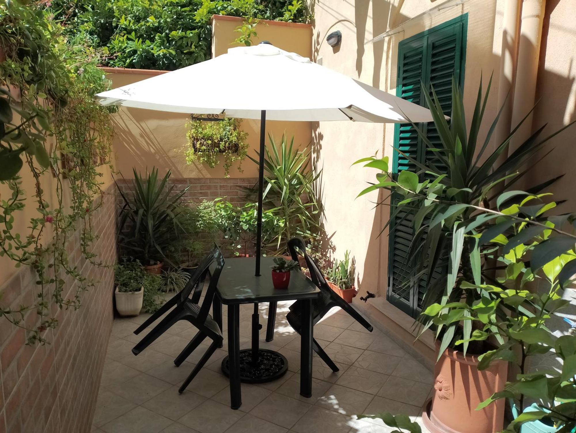 Il Piccolo Eden - Private Garden Apartment Livorno Luaran gambar