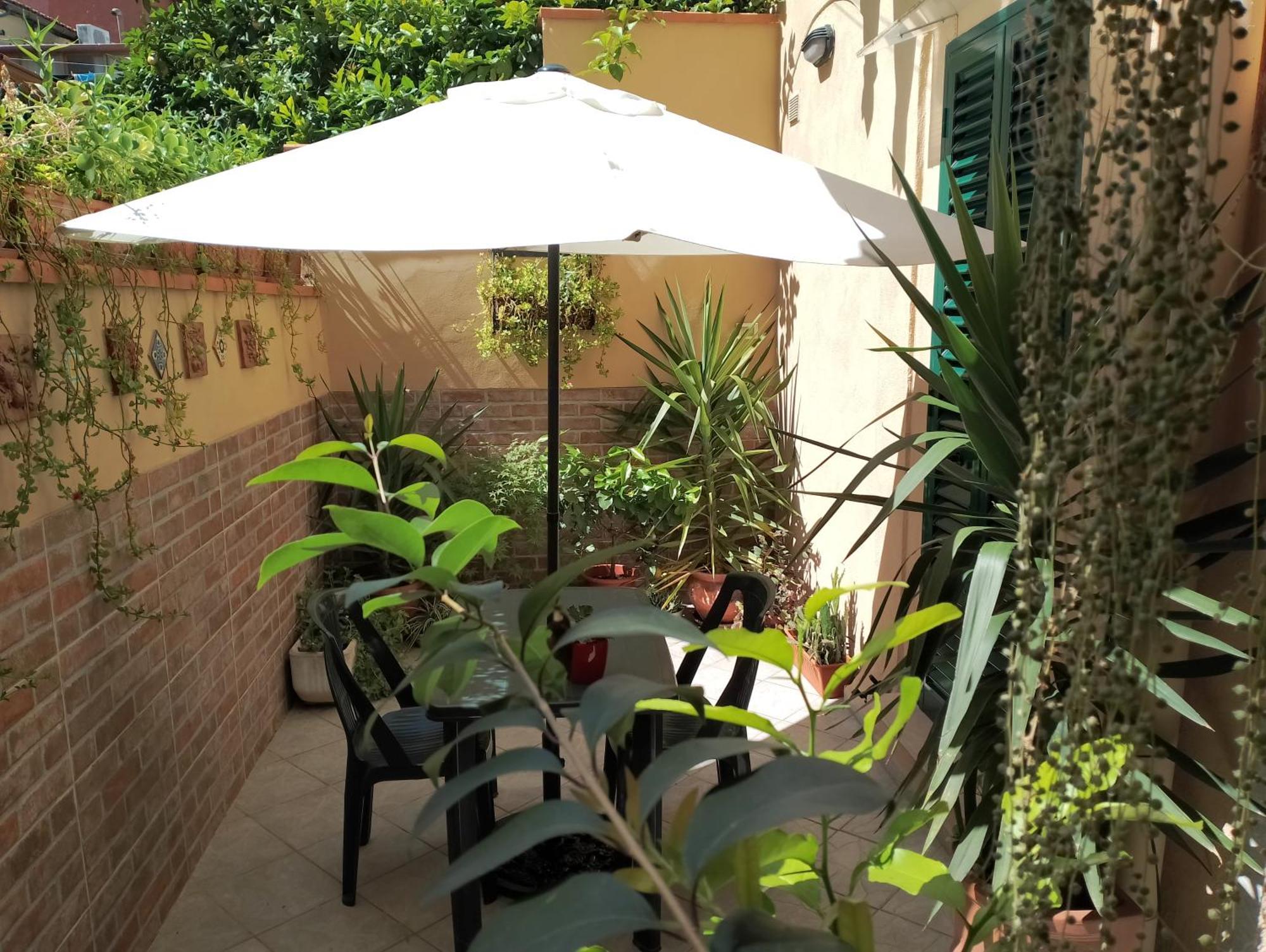 Il Piccolo Eden - Private Garden Apartment Livorno Luaran gambar