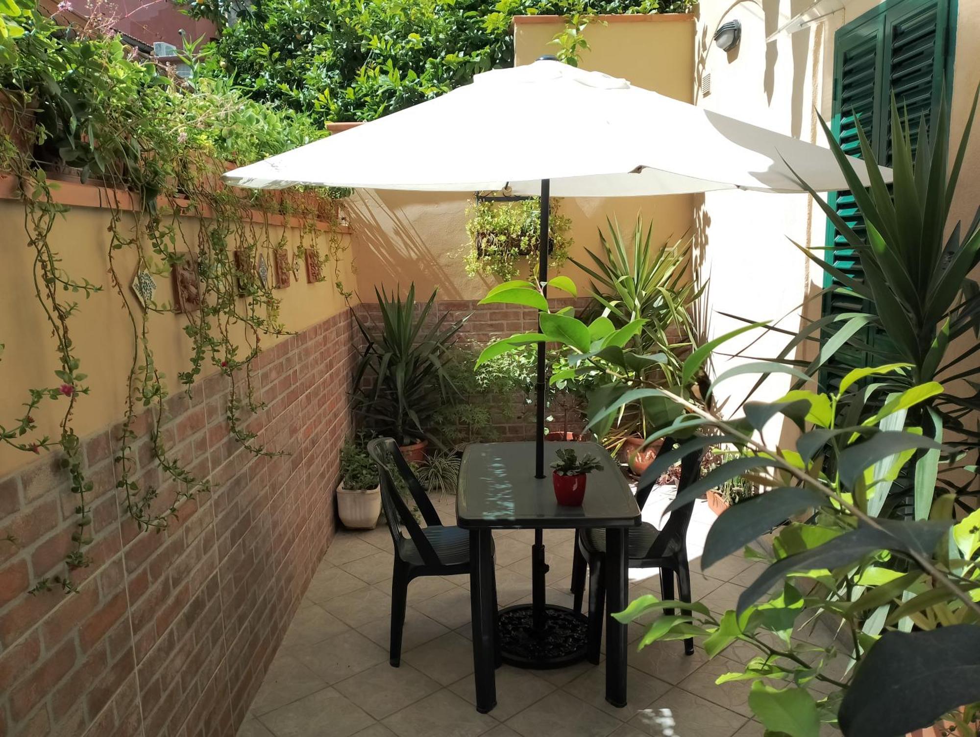 Il Piccolo Eden - Private Garden Apartment Livorno Luaran gambar